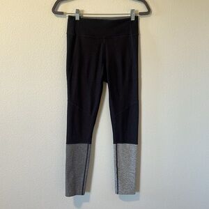 Outdoor Voices Dipped 7/8 Legging Black & Gray